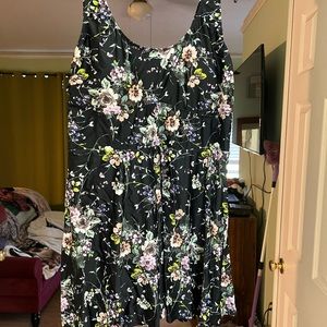 Dainty flowery swimsuit from torrid. Worn once